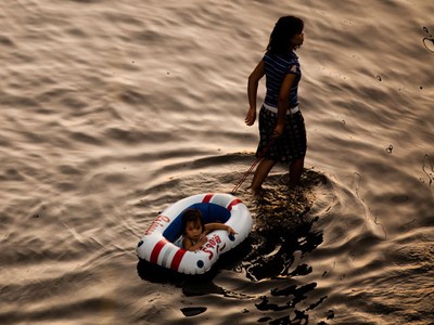 Dipaksa Hidup Dalam Banjir