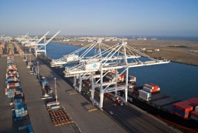 Demonstran Anti Wall Street Duduki Pelabuhan Oakland