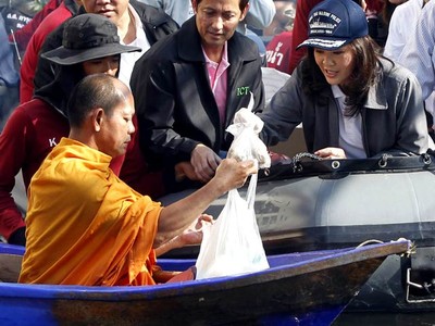 PM Thailand Kunjungi Korban Banjir