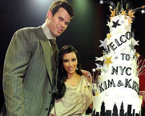 Cerai, Kim Kardashian Masih Sering BBM Kris Humphries