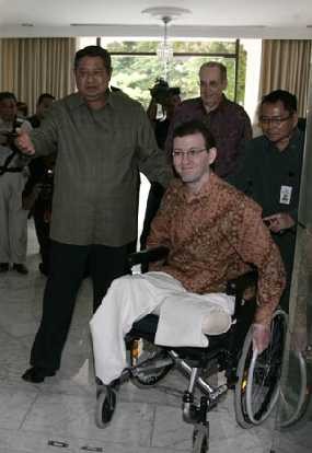 Kehilangan 2 Kaki Saat Bom Marriott, Max Boon Cari Calon Teroris