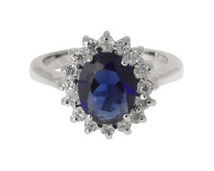 Cincin Palsu Kate Middleton Terjual 200 Buah Tiap Minggu