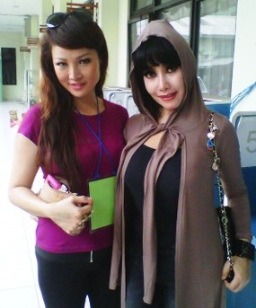 Usai Sidang, Malinda Dee Dikado Karangan Bunga