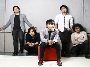 Tragedi Ampera Jadi Inspirasi Lagu Baru dMasiv