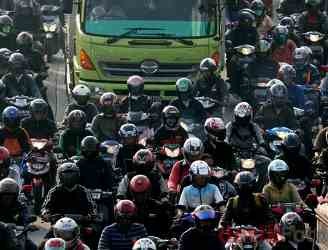 Naik Kendaraan ke Kantor Bikin Stress dan Lelah