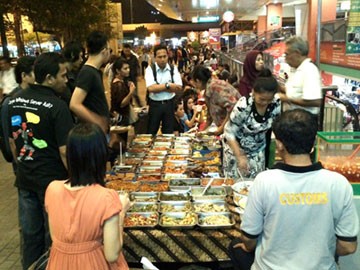 Nikmatnya Makan Lesehan di Malioblok M Nikmatnya Makan Lesehan di Malioblok M