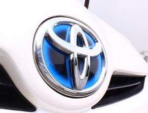 Toyota Siap Jual Mobil Hidrogen 2015