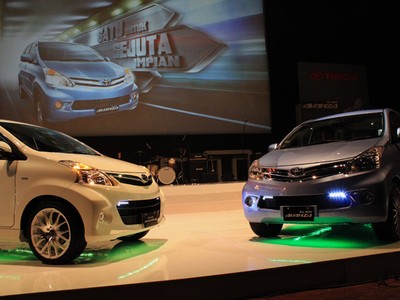Mobil Sejuta Umat Meluncur