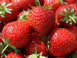 Makan Strawberry Agar Awet Muda