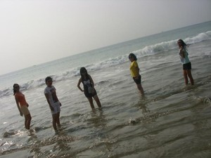 Perjalanan Seru ke Pantai Ciputih & Pulau Mangir
