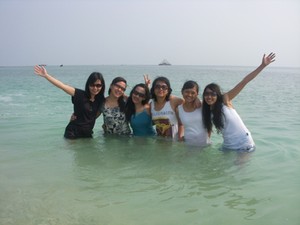Resort tersembunyi di pantai ciputih nd pulau mangir