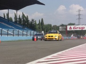 Puluhan BMW M Series Kebut-kebutan di Sirkuit Sentul