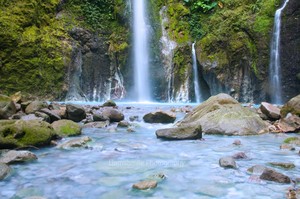 Air Terjun Dua Warna di Sibolangit