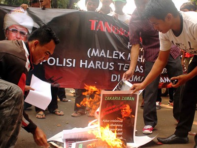 Gemuk Desa Demo Mabes Polri