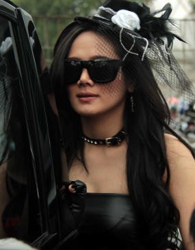 Rumah Kebakaran, Mulan Jameela Ngungsi ke Hotel