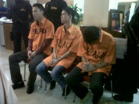 Duh! WN China Bawa Kardus Nasi Goreng Instan Isi Sabu