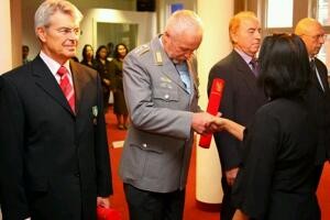 4 WN Jerman Dianugerahi Satya Lancana Dharma Nusa