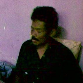 Wawan Ikut Keluarkan Jasad Istri dan Anaknya dari Impitan Pohon