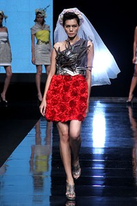 Ashley Isham. Jakarta Fashion Week 2012 at Pacific Place ground floor. Jakarta. [Foto: Mohammad Abduh/Wolipop]