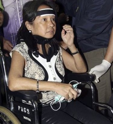 Arroyo Dilarang Berobat ke Luar Negeri, Suami Geram