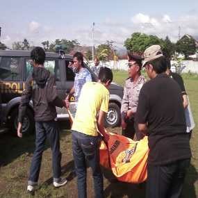 Depresi, Pemuda Nekat Gantung Diri di Mistar Gawang
