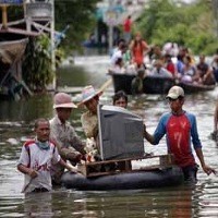  Banjir Besar di Bangkok Mulai Surut, Pemburu Ular pun Sibuk