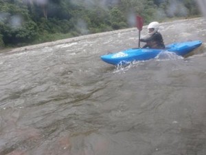 Menjadi Kayaker Perempuan Indonesia Pertama di Sungai Alas