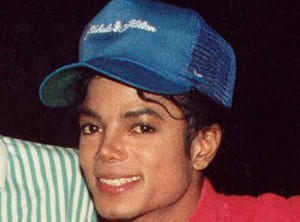 Ranjang Tempat Michael Jackson Tewas Batal Dilelang