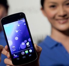 Galaxy Nexus vs iPhone 4S, Mana Lebih Hebat?
