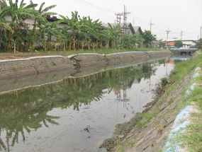 Warga Bluru Protes Limbah Pabrik PT Sekar Group