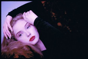 Julie Delpy Akan Jadi Sutradara Film tentang Frontman The Clash