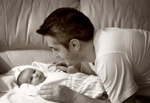Cara Bermain dengan Bayi yang Baru Lahir