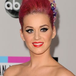 Masih Suka Mabuk, Katy Perry Belum Mau Hamil