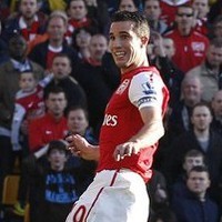 Van Persie Sejajar Messi dan Ronaldo