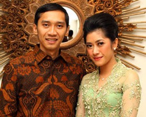Dilarang Bertemu, Ibas Serahkan Tanda Kasih ke Aliya Rajasa