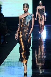 Kanaya Tabitha Perfect Tomorrow With Colors. Jakarta Fashion Week 2012 at Pacific Place Ground Floor. Jakarta. [Foto: Mohammad Abduh/Wolipop]