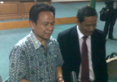  Terima Uang Rp 3,2 M, Wafid Muharam Dituntut 6 Tahun Penjara!