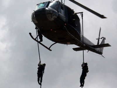 Raider TNI AD Latihan Pendaratan Pasukan
