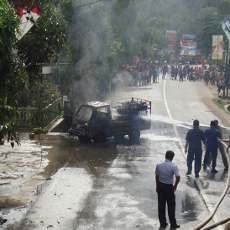 Diduga Korsleting, Mobil Bermuatan LPG Ludes Terbakar