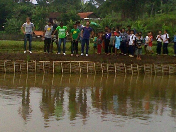 Punggawa Persib Bandung Mancing Bareng