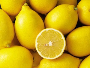 Kulit Mulus dan Nafas Segar Berkat Lemon 