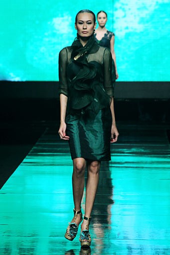 Era Soekamto The Journey of Life Has Been Coloring me and Colors Had Inspired my Life. Jakarta Fashion Week 2012 at Pacific Place Ground Floor. Jakarta. [Foto: Mohammad Abduh/Wolipop]