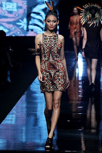 Ghea Panggabean The richness of the nature is the colors of my life Jakarta Fashion Week 2012 at Pacific Place Ground Floor. Jakarta. [Foto: Mohammad Abduh/Wolipop]