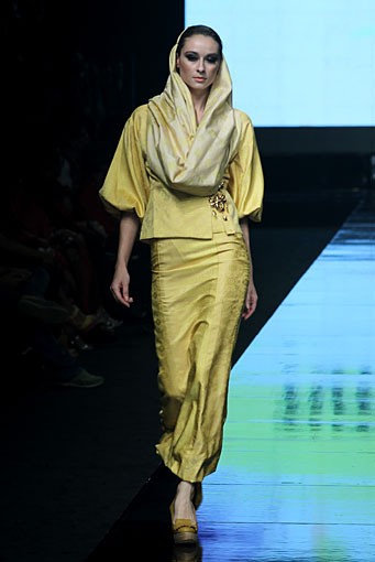 Tuty Cholid Colors Are Presenting my Passion and Imagination. Jakarta Fashion Week 2012 at Pacific Place Ground Floor. Jakarta. [Foto: Mohammad Abduh/Wolipop]