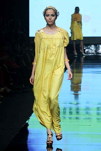 Tuty Cholid Colors Are Presenting my Passion and Imagination. Jakarta Fashion Week 2012 at Pacific Place Ground Floor. Jakarta. [Foto: Mohammad Abduh/Wolipop]