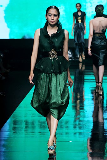 Era Soekamto The Journey of Life Has Been Coloring me and Colors Had Inspired my Life. Jakarta Fashion Week 2012 at Pacific Place Ground Floor. Jakarta. [Foto: Mohammad Abduh/Wolipop]