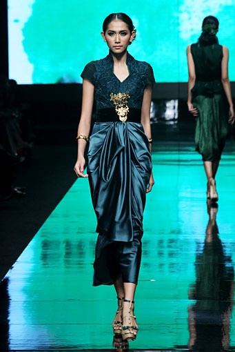 Era Soekamto The Journey of Life Has Been Coloring me and Colors Had Inspired my Life. Jakarta Fashion Week 2012 at Pacific Place Ground Floor. Jakarta. [Foto: Mohammad Abduh/Wolipop]