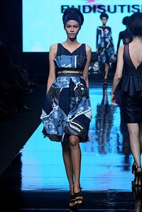 Yongki Budisutrisna Colors Have Been Indulging my Senses by Become my Light of Sources, Inspirations and Sensations. Jakarta Fashion Week 2012 at Pacific Place Ground Floor. Jakarta.[Foto: Mohammad Abduh/Wolipop]