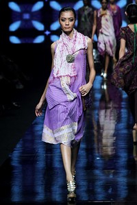 Carmanita In colors, I create !. Jakarta Fashion Week 2012 at Pacific Place Ground Floor. Jakarta. [Foto: Mohammad Abduh/Wolipop]