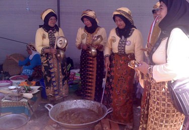 Yummy! Serunya Festival Rendang di Padang
